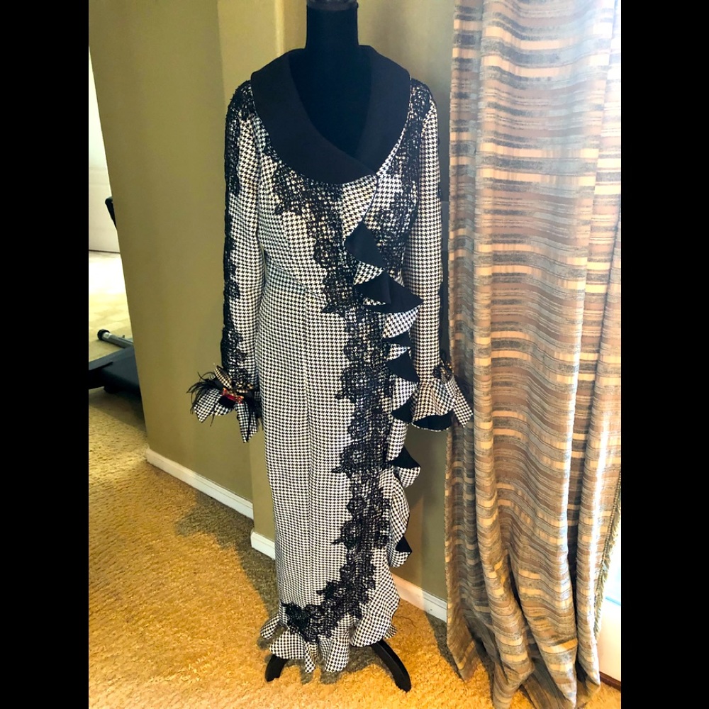Beautiful black and white dress never been worn